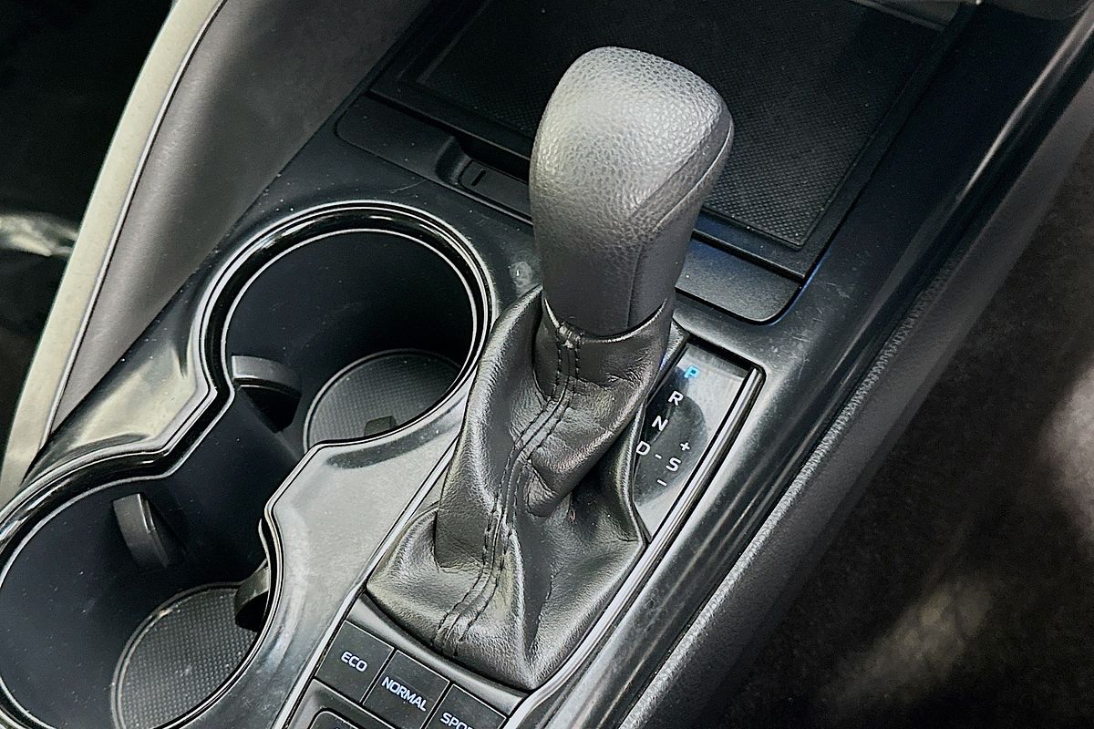 2020 Toyota CAMRY Ascent AXVH70R
