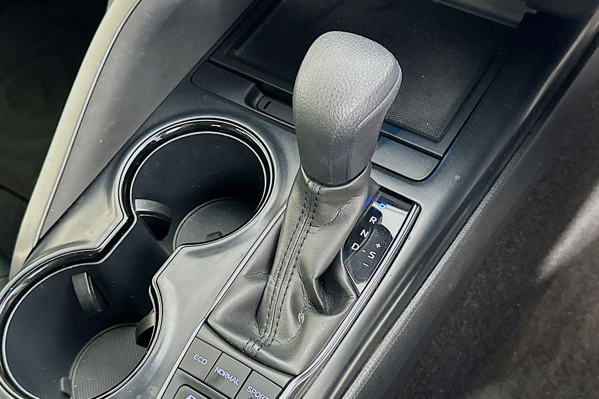 2020 Toyota Camry ASCENT HYBRID AXVH70R