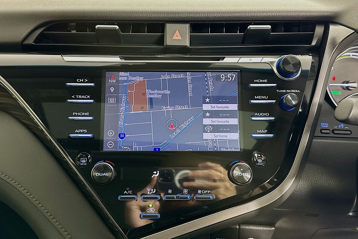 2019 Toyota CAMRY SL HYBRID AXVH71R