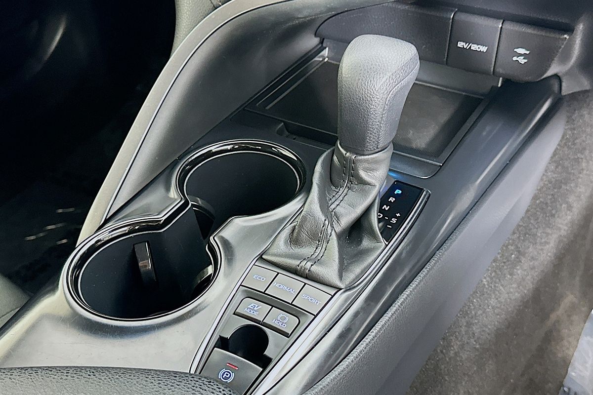 2020 Toyota Camry ASCENT HYBRID AXVH70R