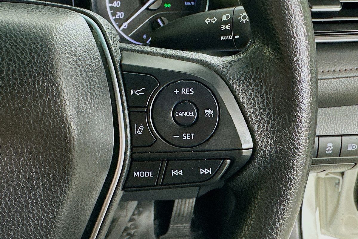 2020 Toyota CAMRY ASCENT HYBRID AXVH71R