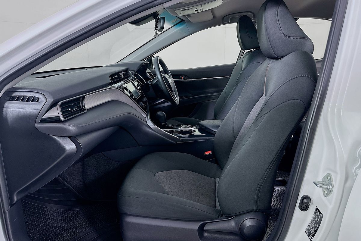 2020 Toyota CAMRY ASCENT HYBRID AXVH71R