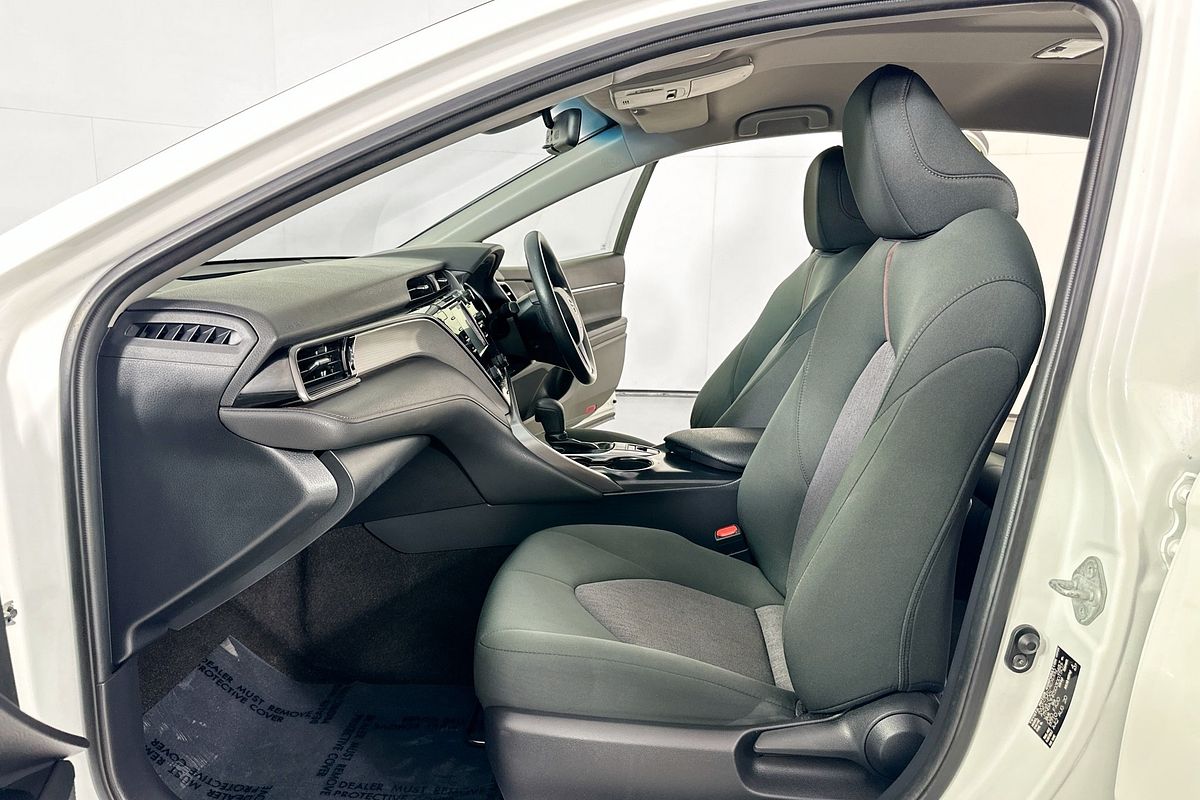 2020 Toyota CAMRY ASCENT HYBRID AXVH70R