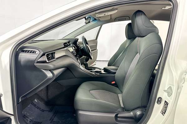 2020 Toyota CAMRY ASCENT HYBRID AXVH70R