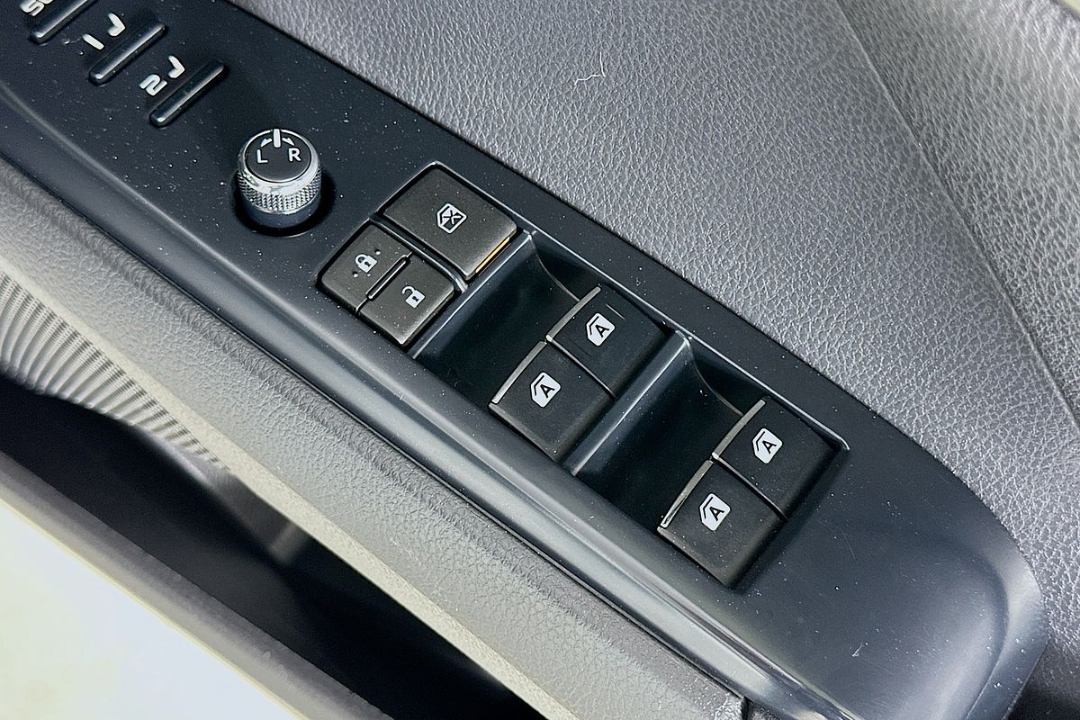 2020 Toyota Camry SL ASV70R