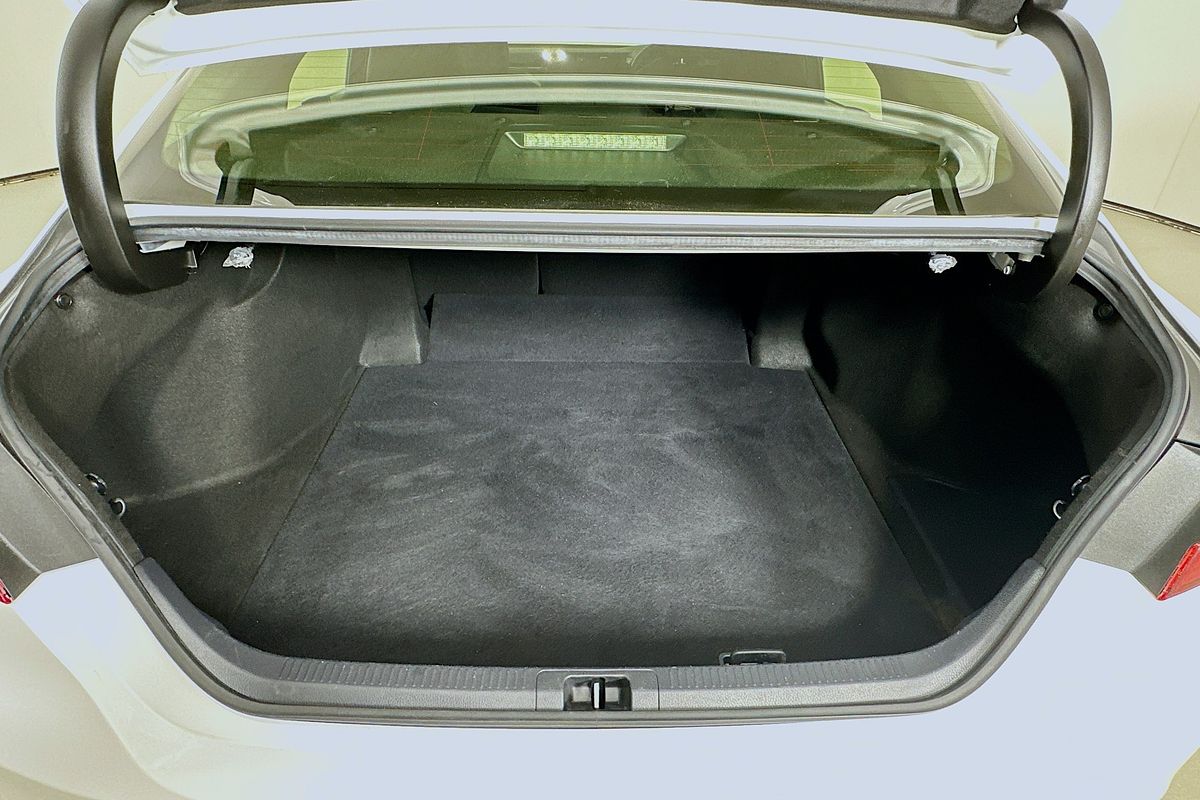 2020 Toyota CAMRY ASCENT HYBRID AXVH71R
