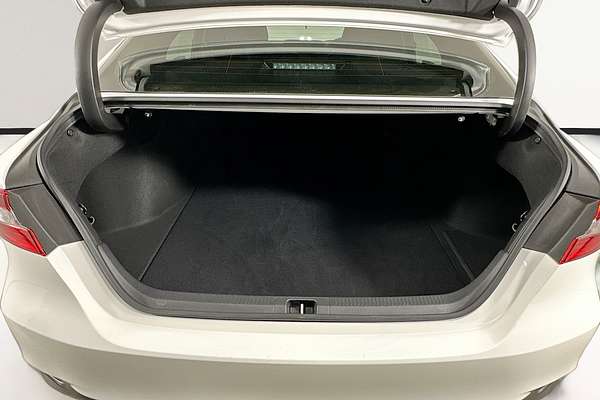 2022 Toyota CAMRY ASCENT HYBRID AXHV70R