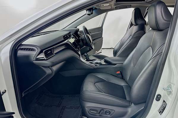 2019 Toyota CAMRY SL HYBRID AXVH71R