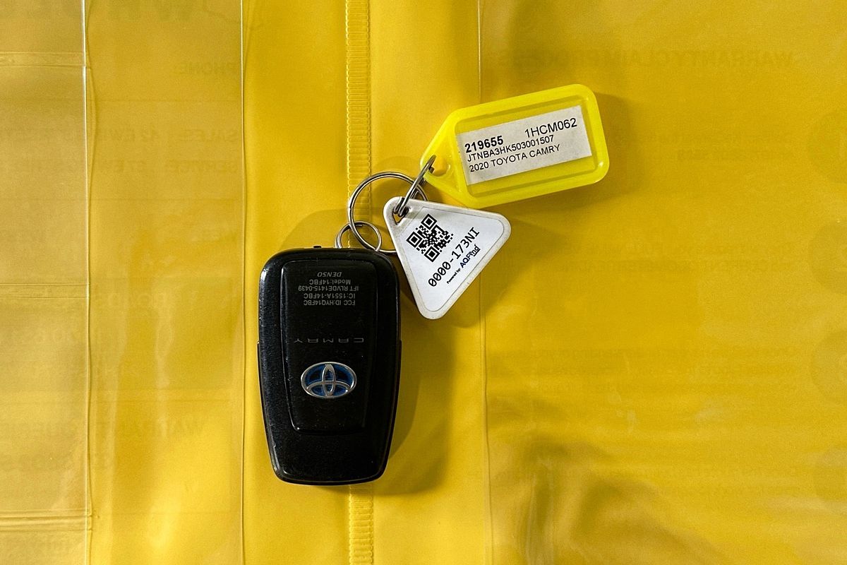 2020 Toyota CAMRY ASCENT HYBRID AXVH70R