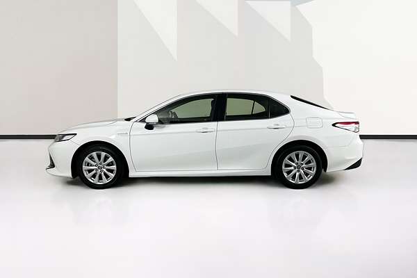 2020 Toyota CAMRY ASCENT HYBRID AXVH70R