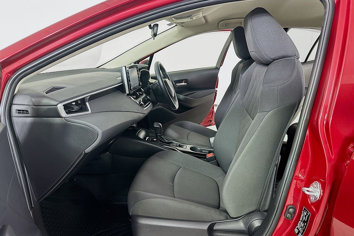 2022 Toyota COROLLA SX HYBRID ZWE211R