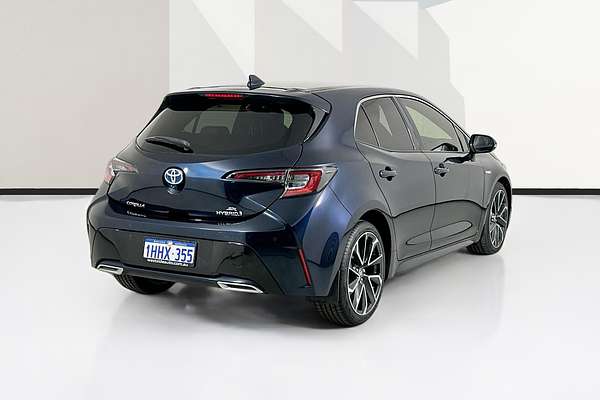 2021 Toyota COROLLA ZR HYBRID ZWE211R