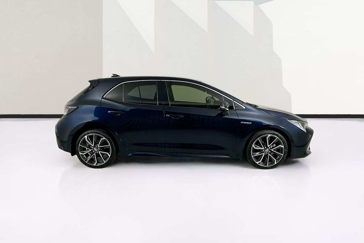 2021 Toyota COROLLA ZR HYBRID ZWE211R