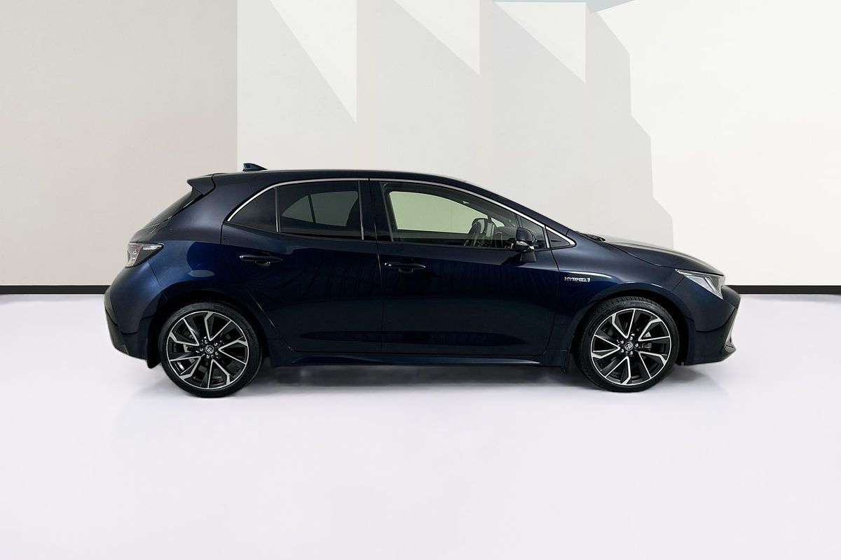 2019 Toyota COROLLA ZR HYBRID ZWE211R