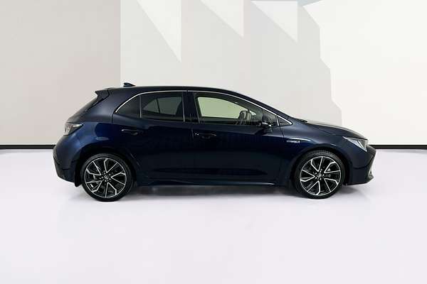 2019 Toyota COROLLA ZR HYBRID ZWE211R