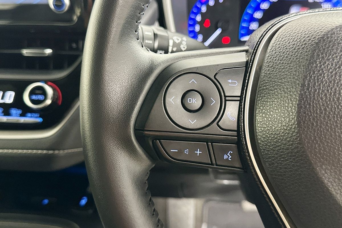 2019 Toyota COROLLA ZR HYBRID ZWE211R