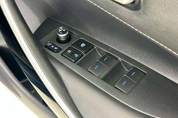 2019 Toyota COROLLA ZR HYBRID ZWE211R