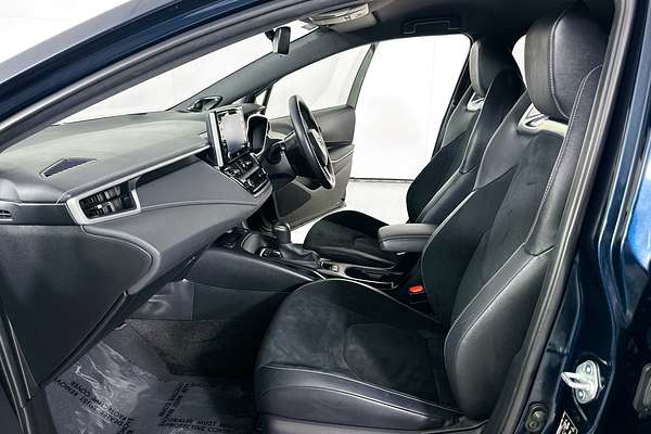 2019 Toyota COROLLA ZR HYBRID ZWE211R