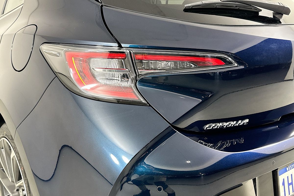 2021 Toyota COROLLA ZR HYBRID ZWE211R
