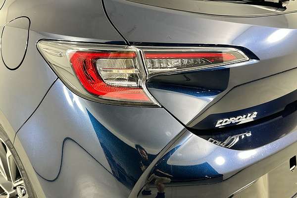 2019 Toyota COROLLA ZR HYBRID ZWE211R