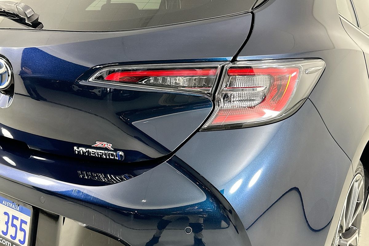 2021 Toyota COROLLA ZR HYBRID ZWE211R