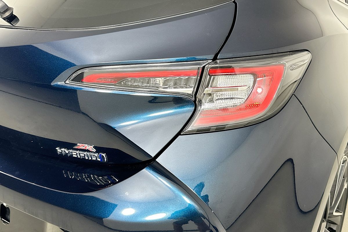 2019 Toyota COROLLA ZR HYBRID ZWE211R