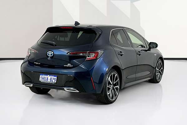 2021 Toyota COROLLA ZR HYBRID ZWE211R