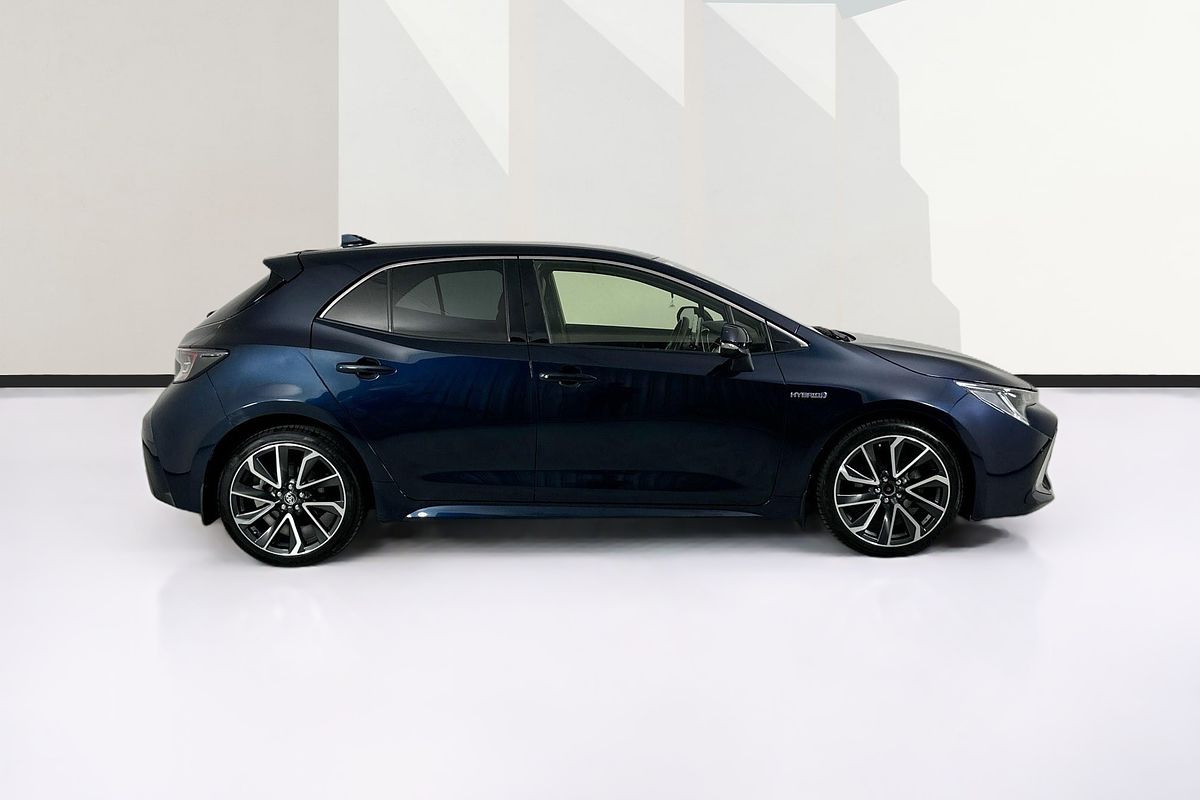 2021 Toyota COROLLA ZR HYBRID ZWE211R