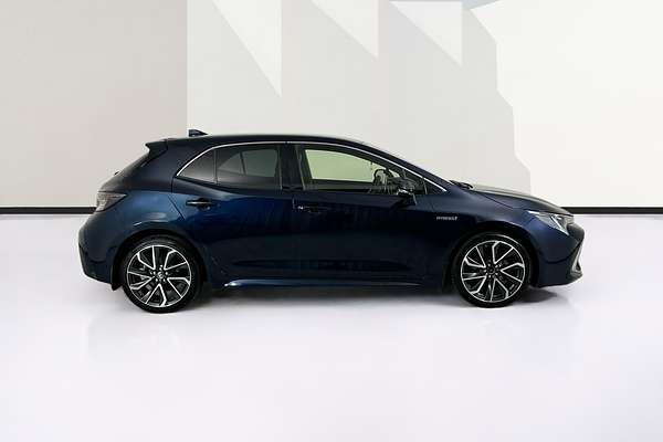 2021 Toyota COROLLA ZR HYBRID ZWE211R