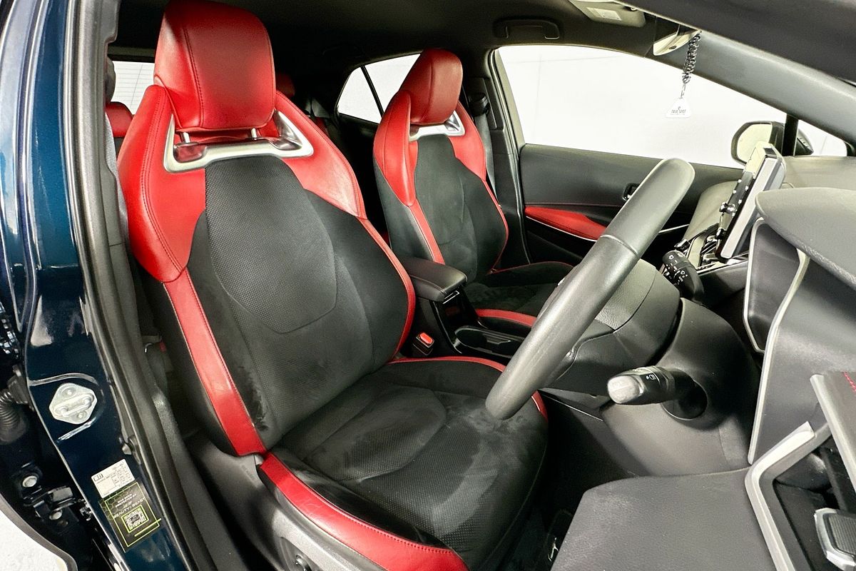 2021 Toyota COROLLA ZR HYBRID ZWE211R