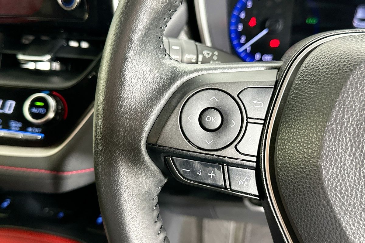 2021 Toyota COROLLA ZR HYBRID ZWE211R