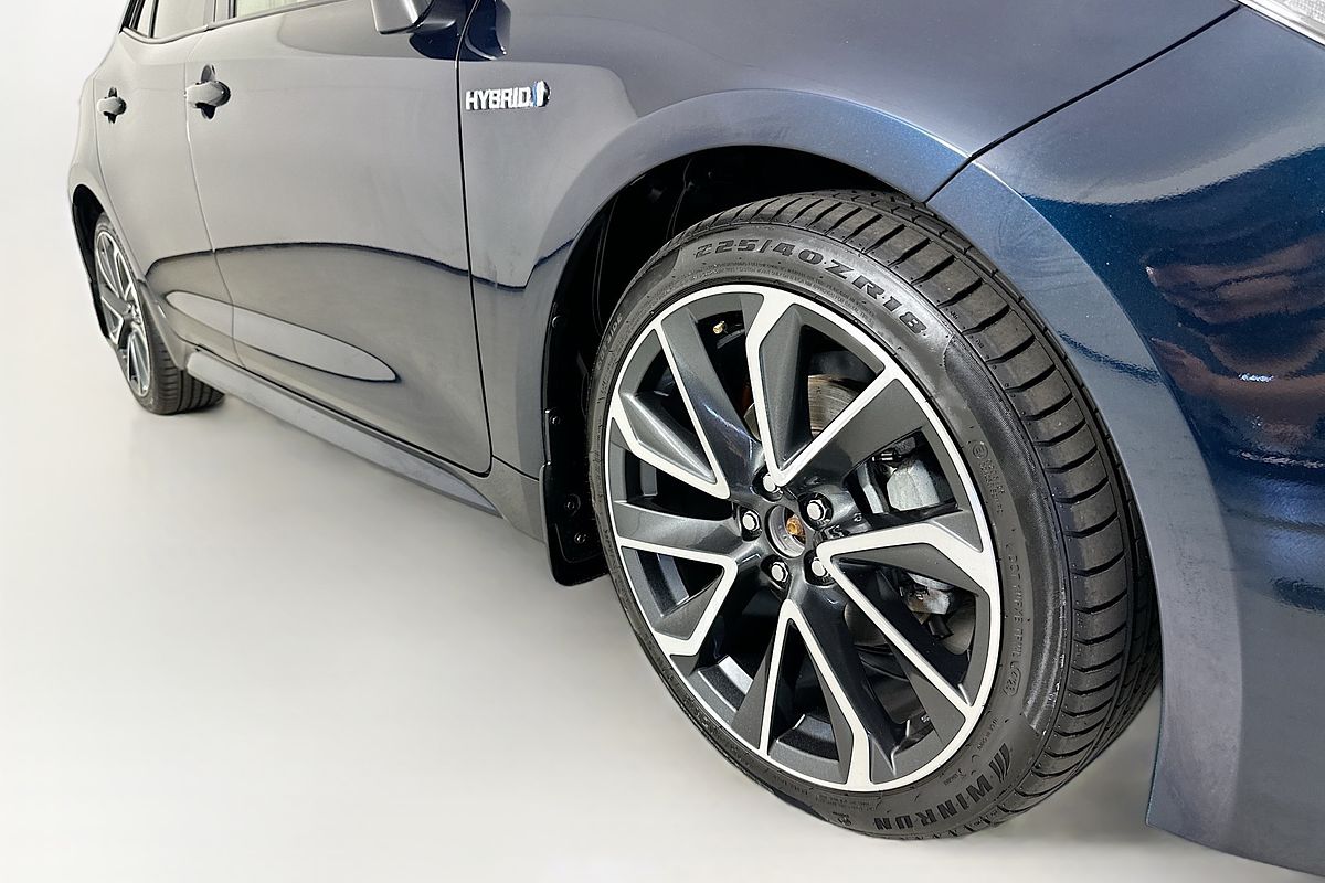 2021 Toyota COROLLA ZR HYBRID ZWE211R