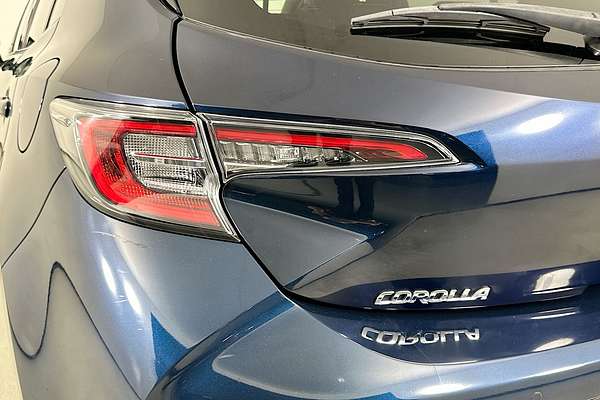 2021 Toyota COROLLA ZR HYBRID ZWE211R