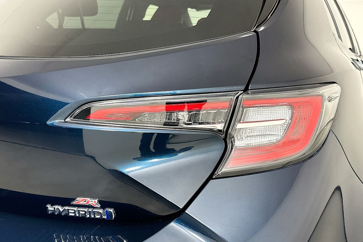 2021 Toyota COROLLA ZR HYBRID ZWE211R
