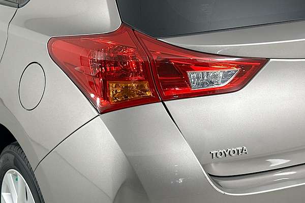 2013 Toyota COROLLA ASCENT SPORT ZRE182R