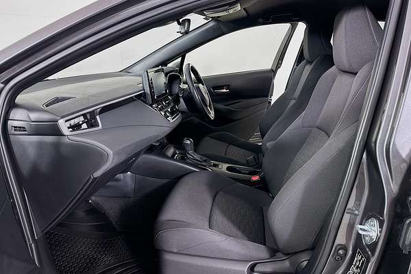 2022 Toyota COROLLA SX HYBRID ZWE211R