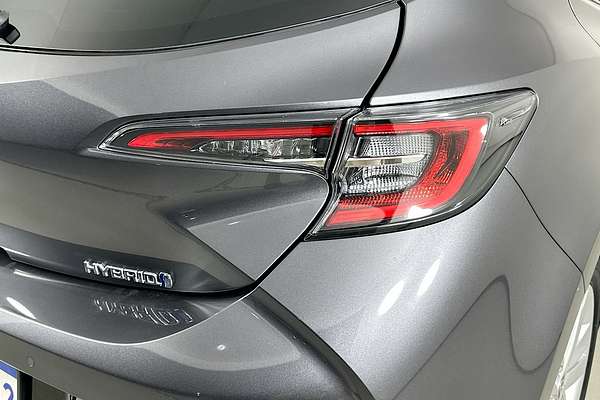 2022 Toyota COROLLA SX HYBRID ZWE211R