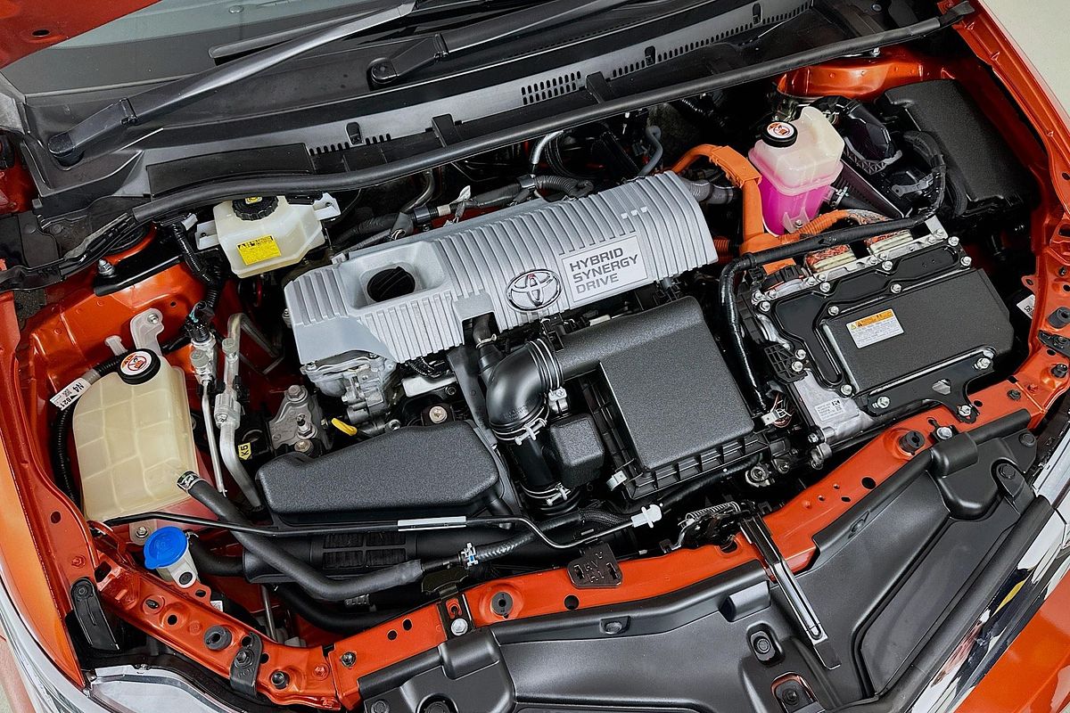 2018 Toyota COROLLA HYBRID ZWE186R MY16