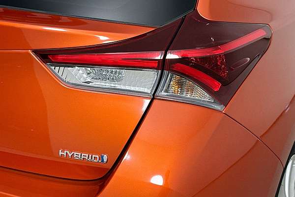 2018 Toyota COROLLA HYBRID ZWE186R MY16