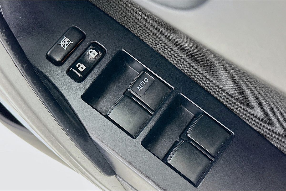 2013 Toyota COROLLA ASCENT ZRE182R