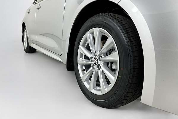 2024 Toyota COROLLA ASCENT SPORT MZEA12R