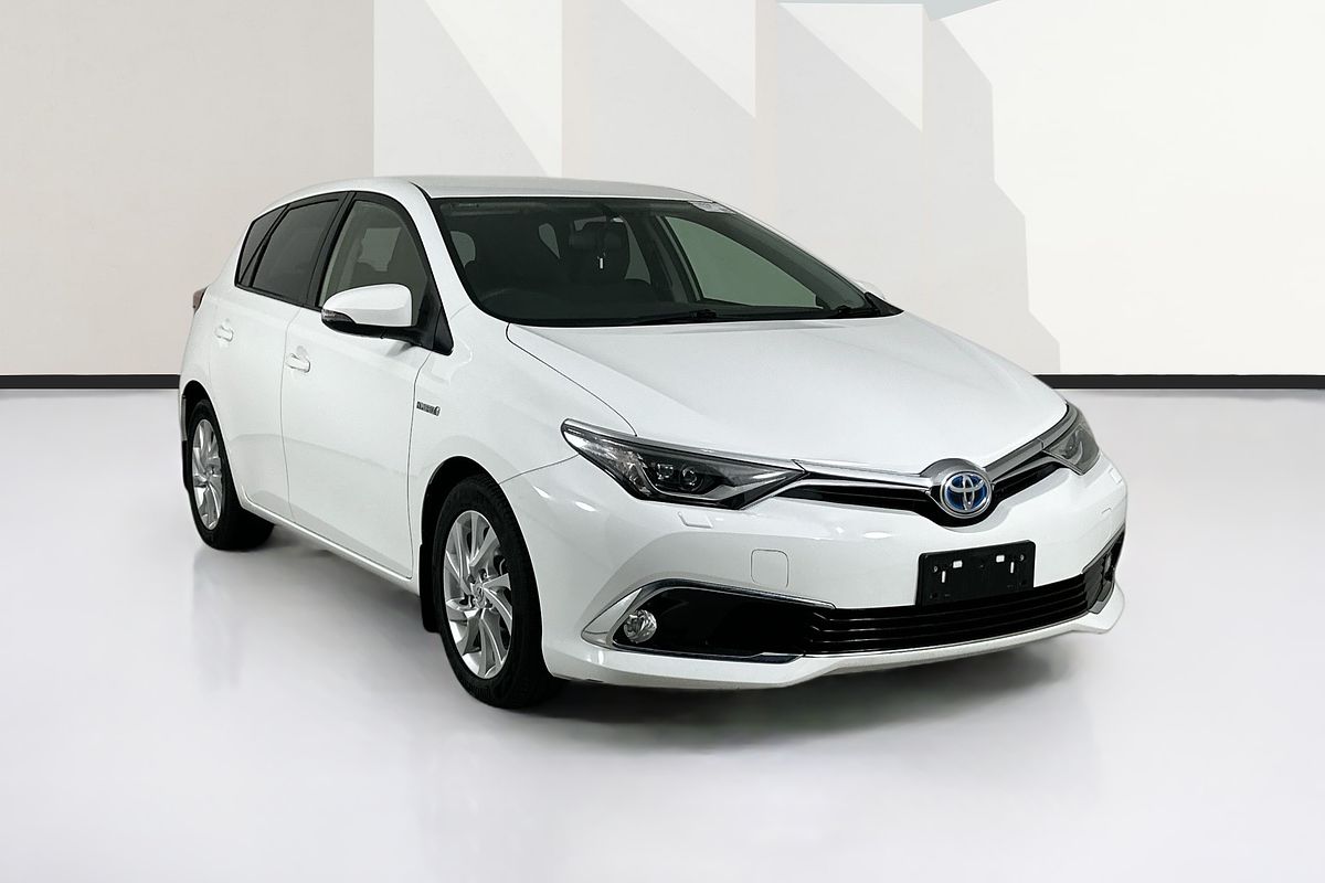2017 Toyota COROLLA HYBRID ZWE186R MY16