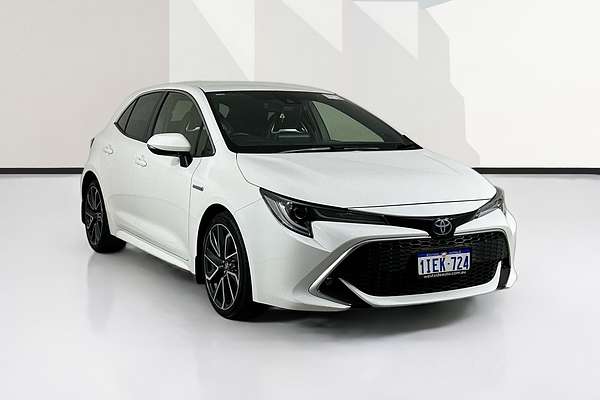 2019 Toyota COROLLA ZR HYBRID ZWE211R