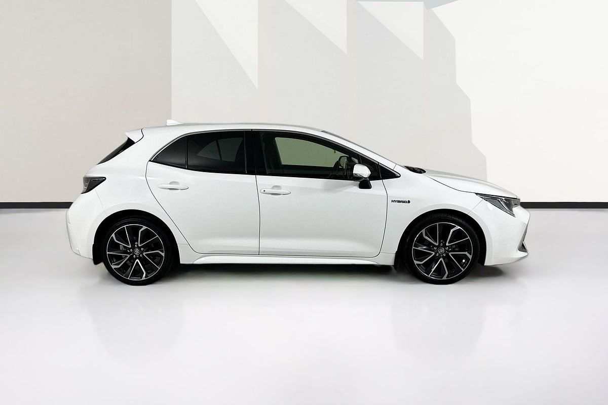 2019 Toyota COROLLA ZR HYBRID ZWE211R