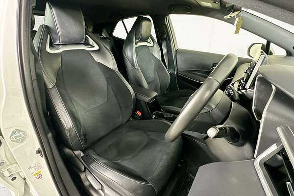 2019 Toyota COROLLA ZR HYBRID ZWE211R