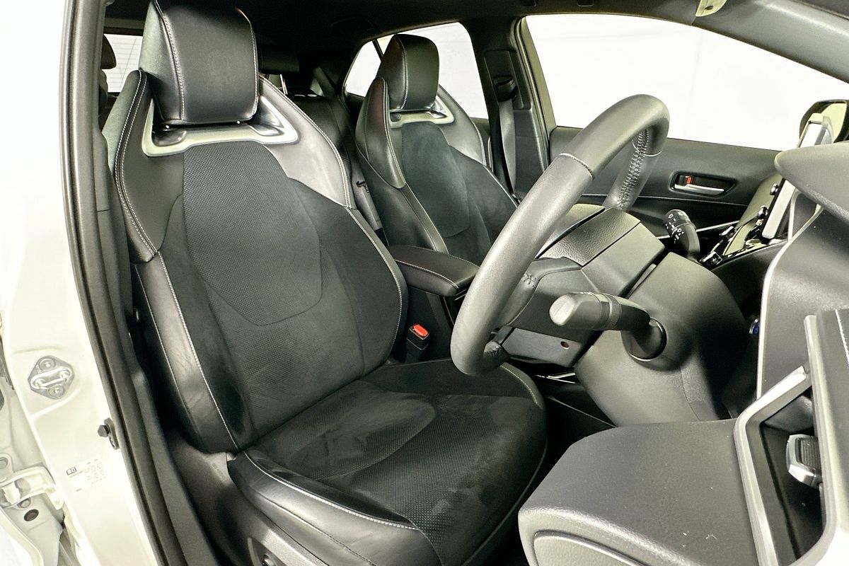 2022 Toyota COROLLA ZR HYBRID ZWE211R