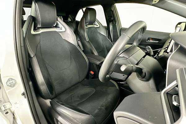 2022 Toyota COROLLA ZR HYBRID ZWE211R