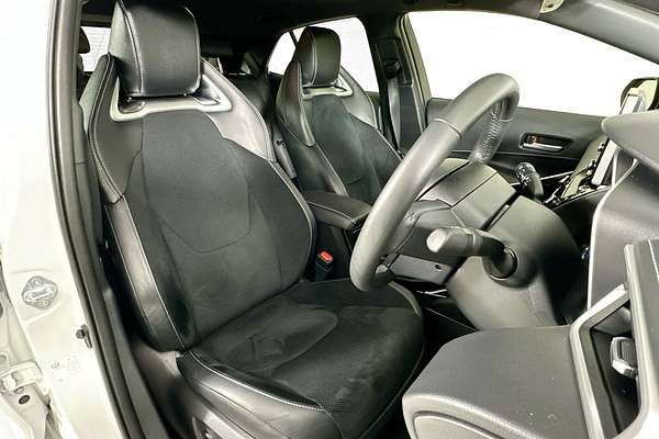 2022 Toyota COROLLA ZR HYBRID ZWE211R