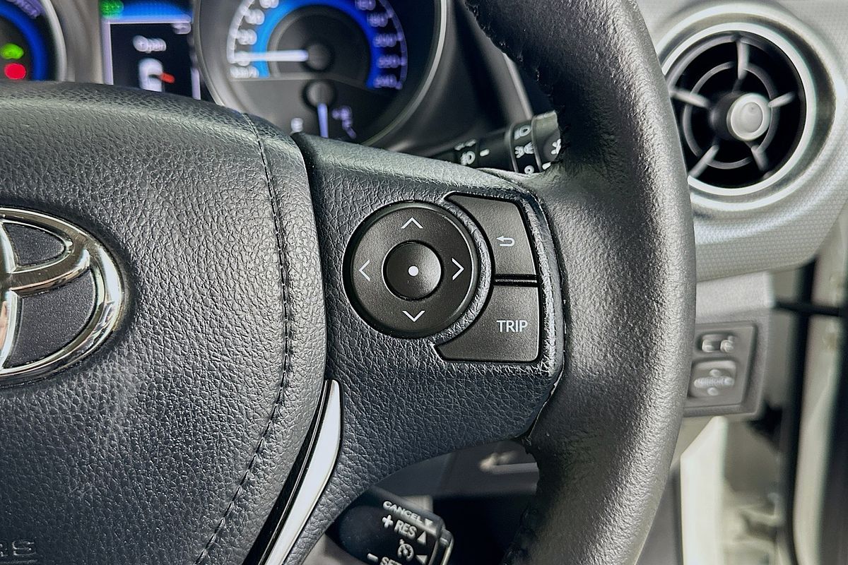 2017 Toyota COROLLA HYBRID ZWE186R MY16