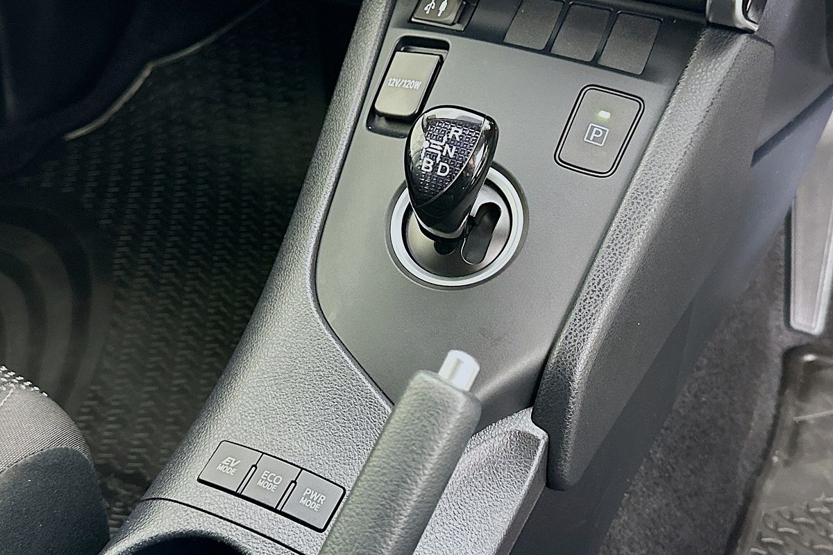 2018 Toyota COROLLA HYBRID ZWE186R MY16